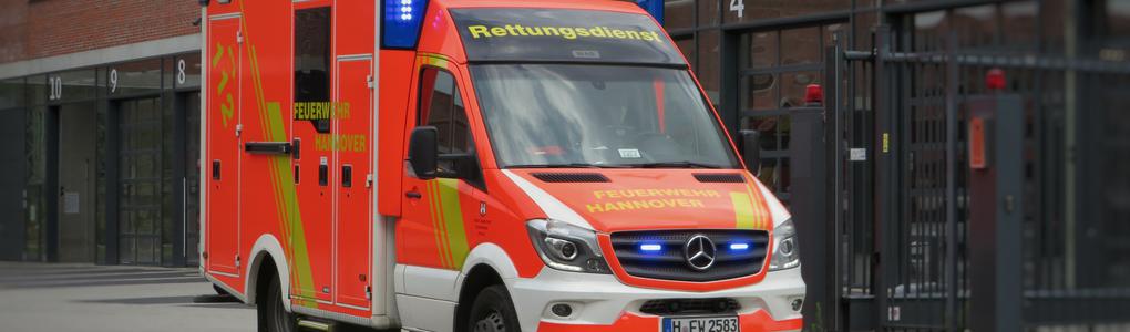 Rettungswagen, Pfungstadt, Stauende, Transporter, Unfall, Verletzte, Panorama, Auto, Main, Verlag