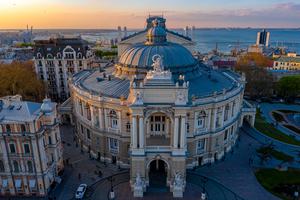 Odessa, Mindestens, Angriff, Menschen, Luftangriffen, Zahlen, Ukraine, Tote, Regierung, Säugling