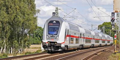Intercity, Express, Halle, Strecke, Uhr, Bahn, Versuch, Strafverfolgung, Mittwoch, Notfallleitstelle